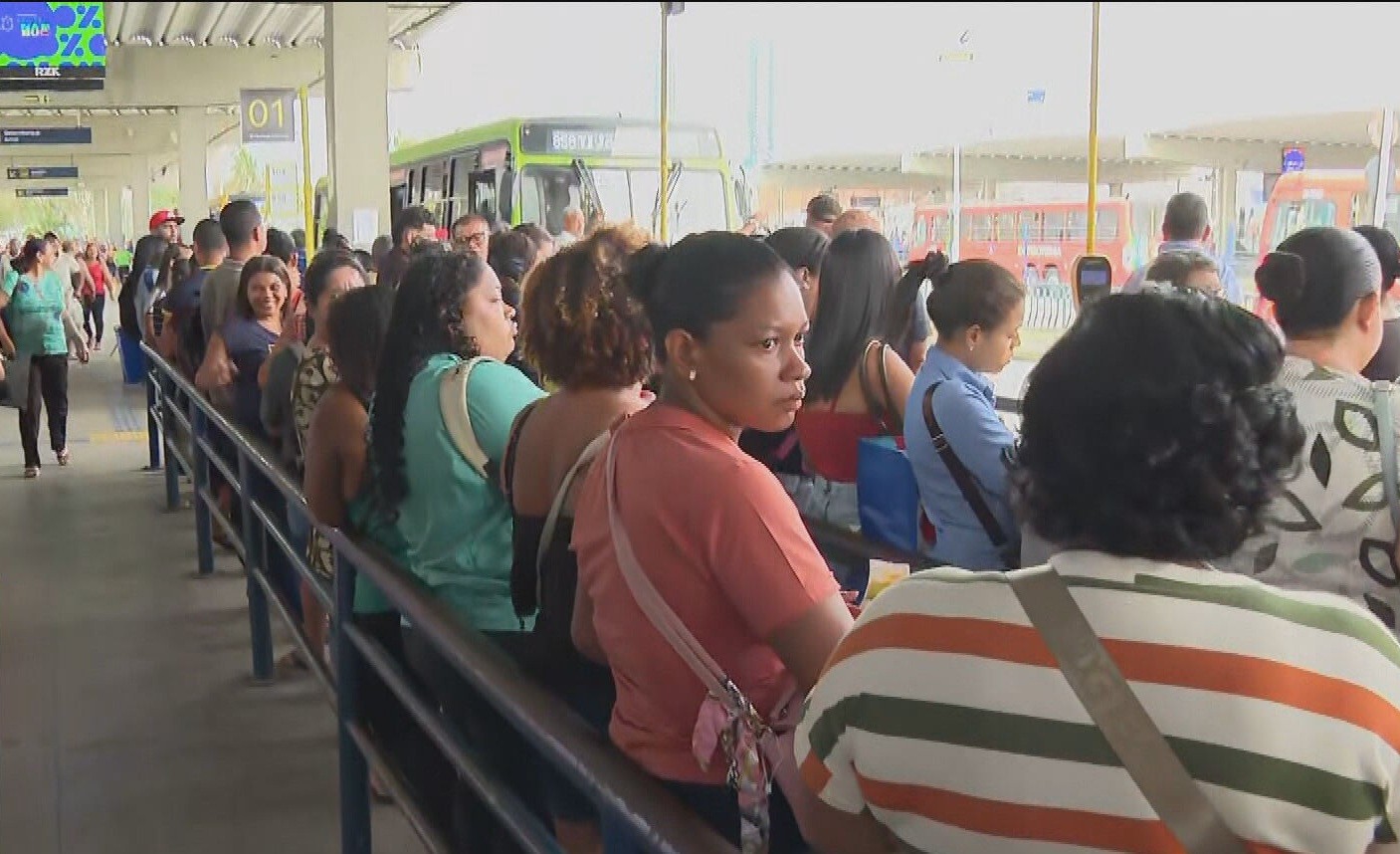 Greve do Metrô do Recife fecha todas as 37 estações; linhas de ônibus recebem reforço