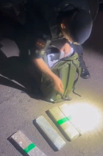 Homem é preso suspeito de embarcar em ônibus com drogas dentro de mochila em MT