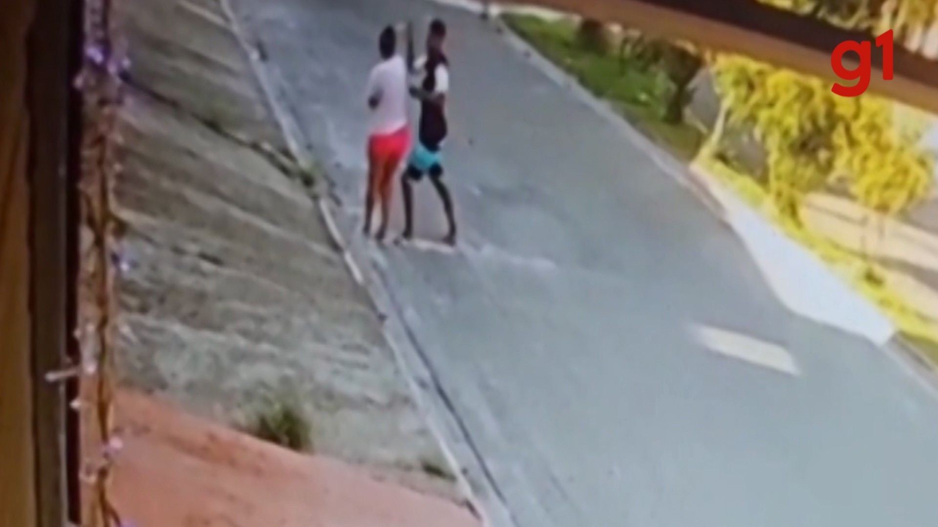 VÍDEO mostra momento em que adolescente de 16 anos é morta a facadas em São José dos Campos, SP