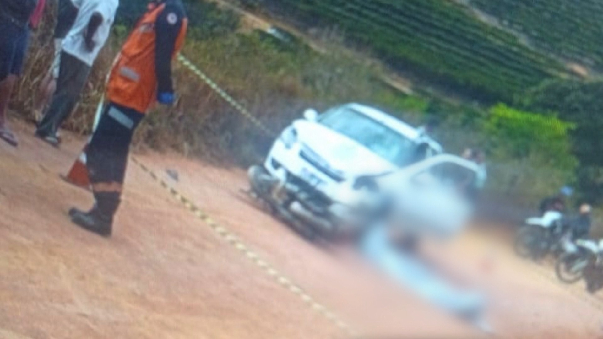 Adolescente de 12 anos que pilotava moto morre em acidente e irmão de 6 fica ferido, no ES