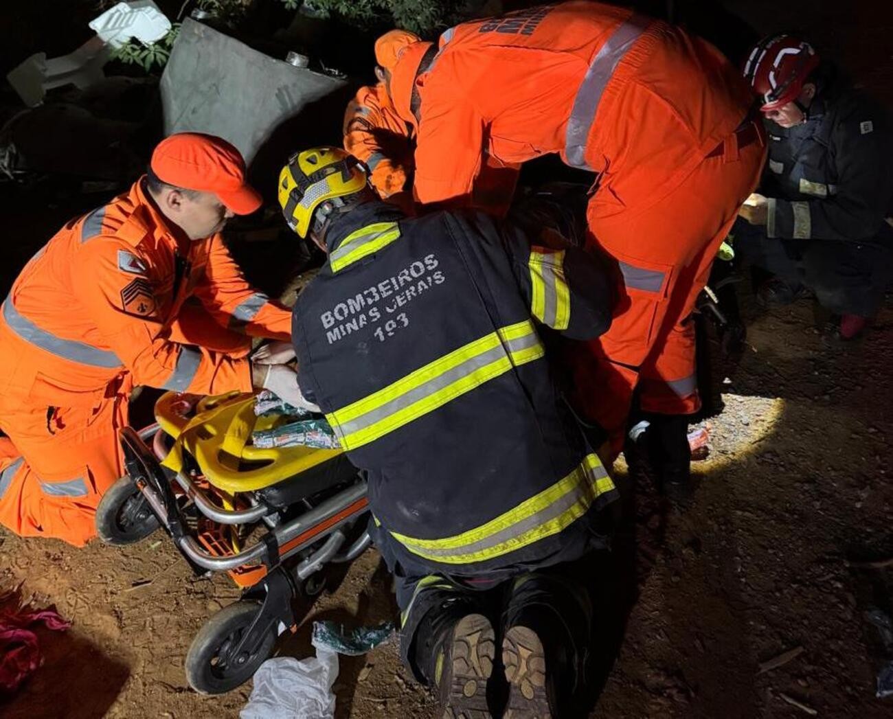 Acidente com carro deixa um morto e dois feridos no Jardim Brasil, em Montes Claros