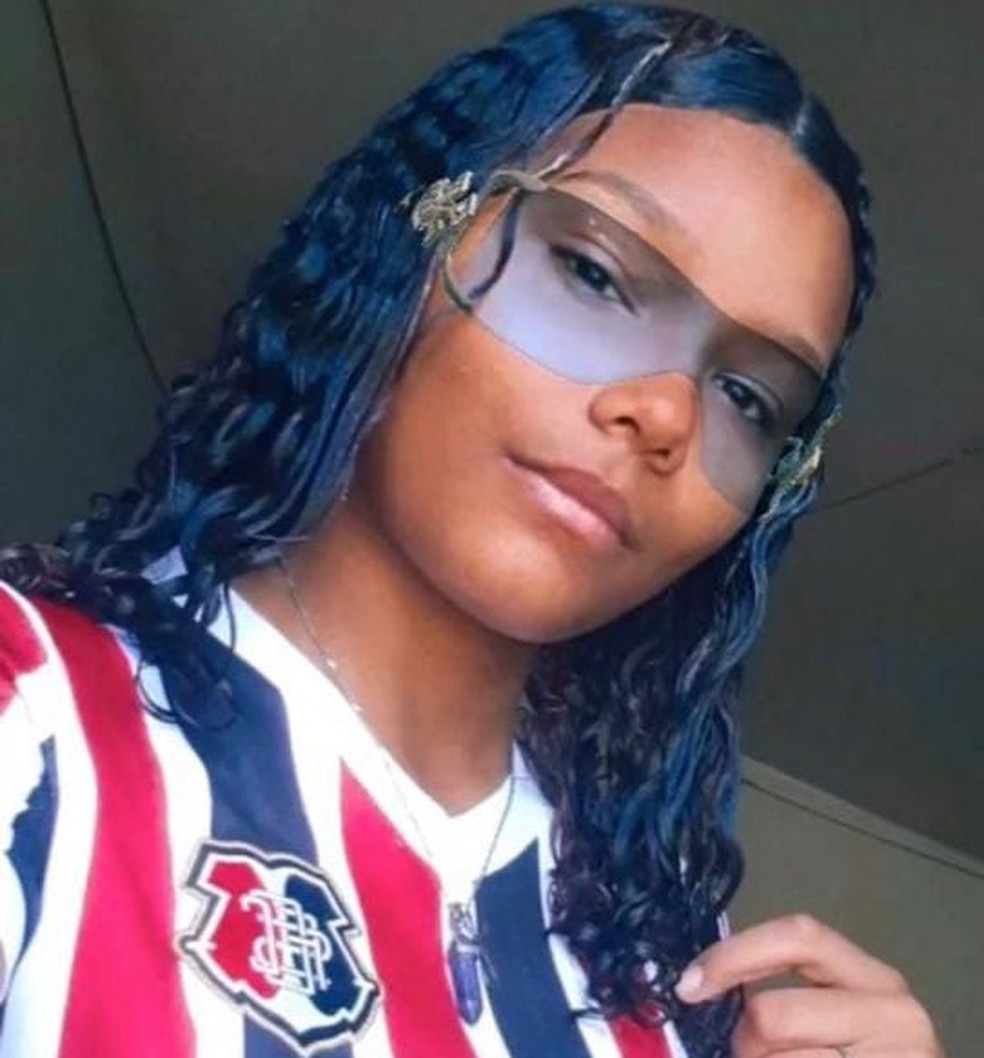 Emily Misael, de 15 anos, perdeu três irmãos no desabamento parcial de prédio em Paulista — Foto: Reprodução/WhatsApp