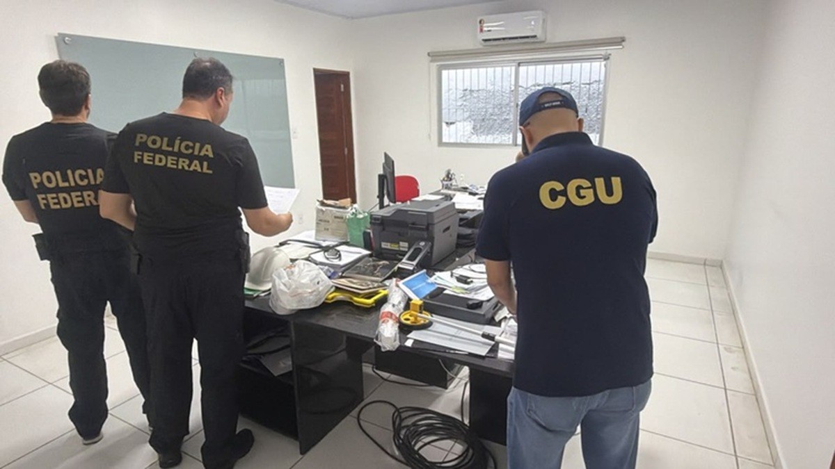 PF investiga corrupção e desvio de verba em obras em Murici; R$ 178 mil foram apreendidos