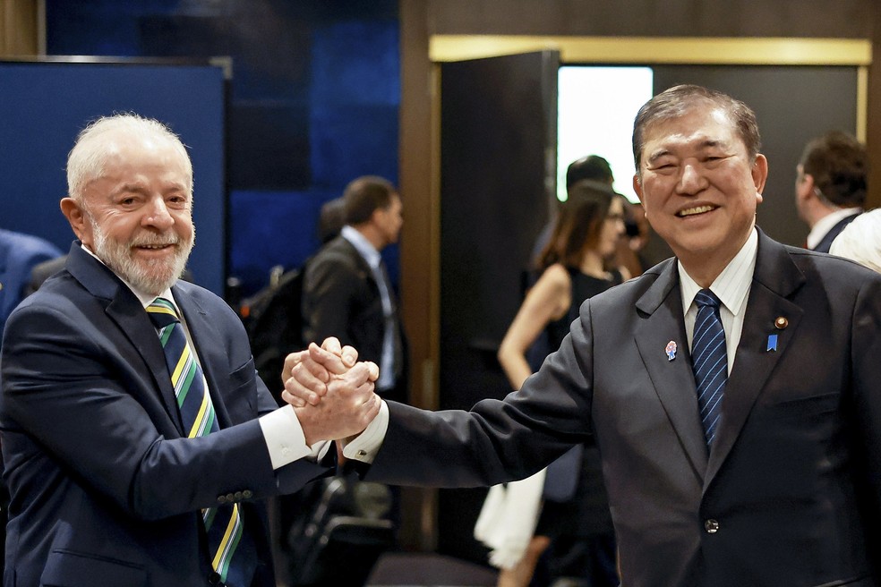 Presidente da República, Luiz Inácio Lula da Silva, e o primeiro-ministro do Japão, Shigeru Ishiba, durante sessão de encerramento do Fórum Empresarial Brasil-Japão — Foto: Ricardo Stuckert / PR