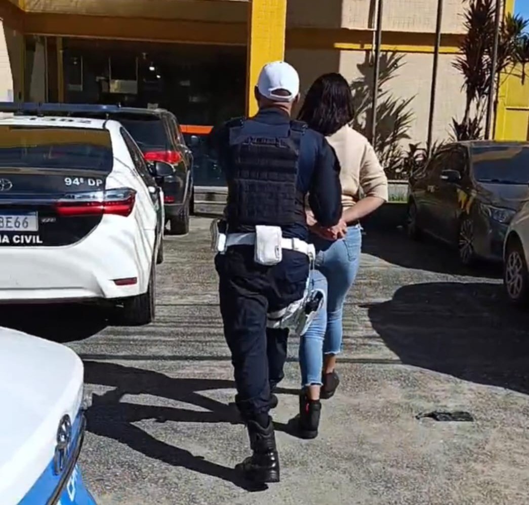 Foragida da Justiça por tráfico de drogas é presa em Piraí