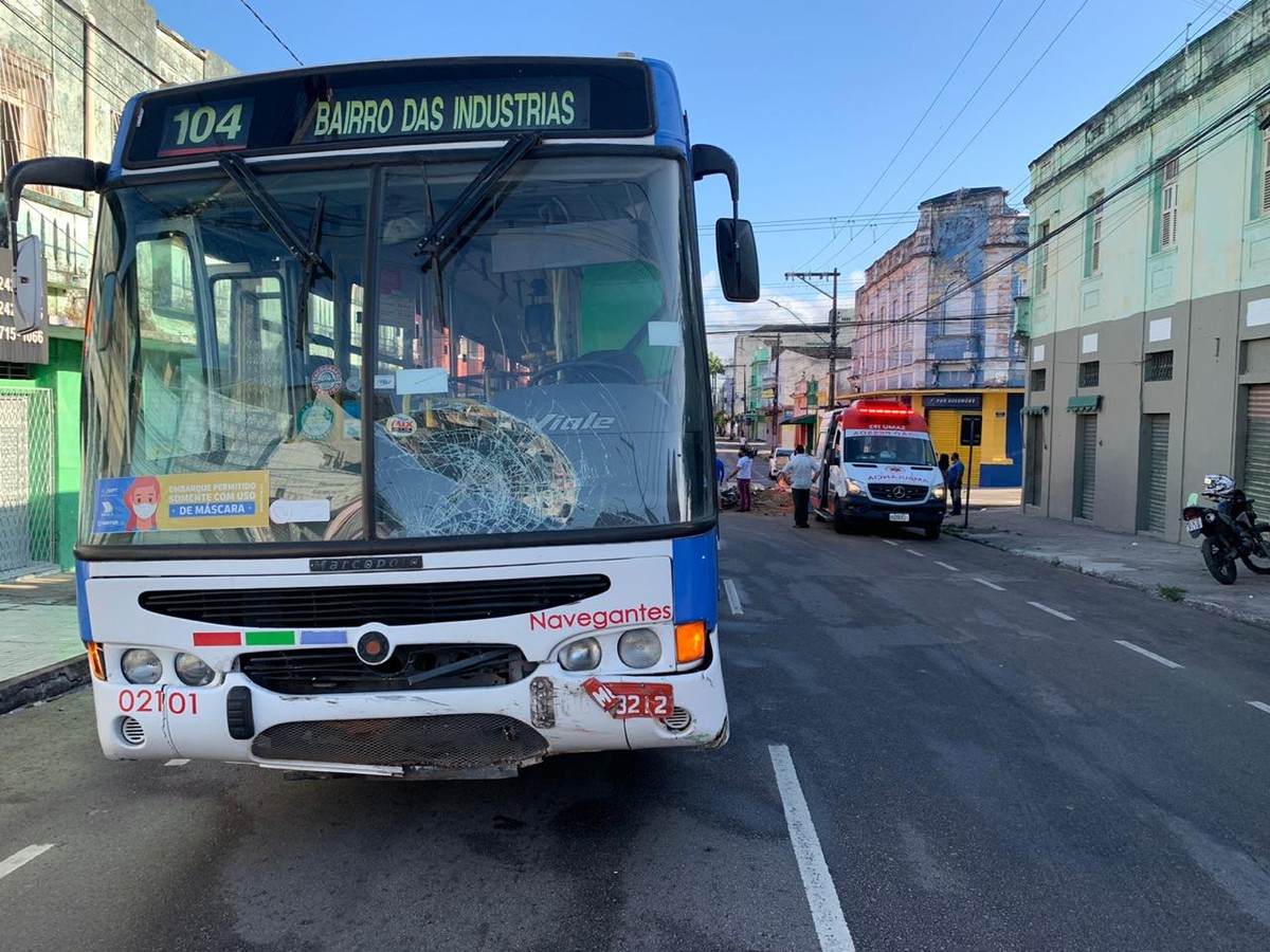 Ônibus do Atlético-PB pega fogo em viagem, mas delegação sai ilesa, atlético-pb