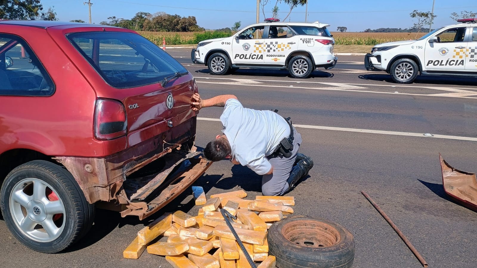 Motorista é preso com 50 quilos de maconha em fundo falso de carro em Palmital 