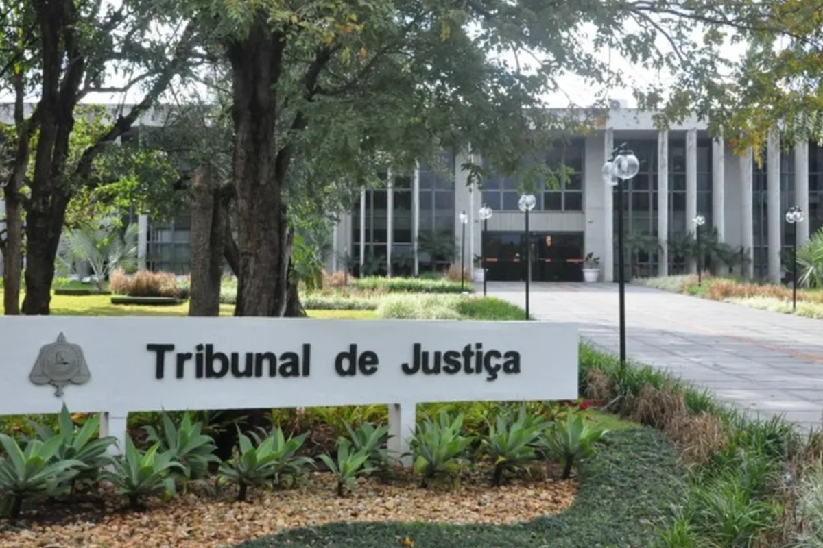 Penduricalhos de desembargadores superam salários e somam quase R$ 9 milhões no TJMS em 2026