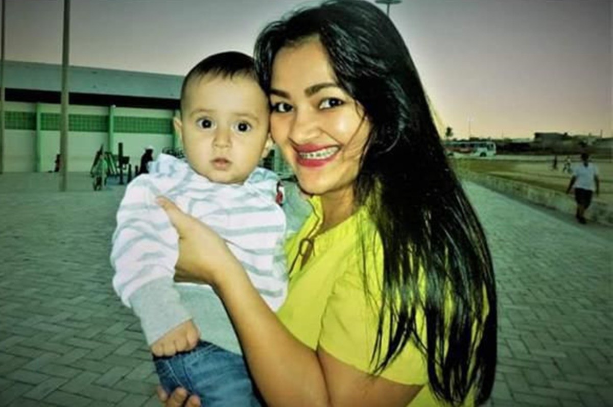 Mãe por barriga solidária enfrentou luta contra câncer do filho: 'É quem me dá força para continuar firme'