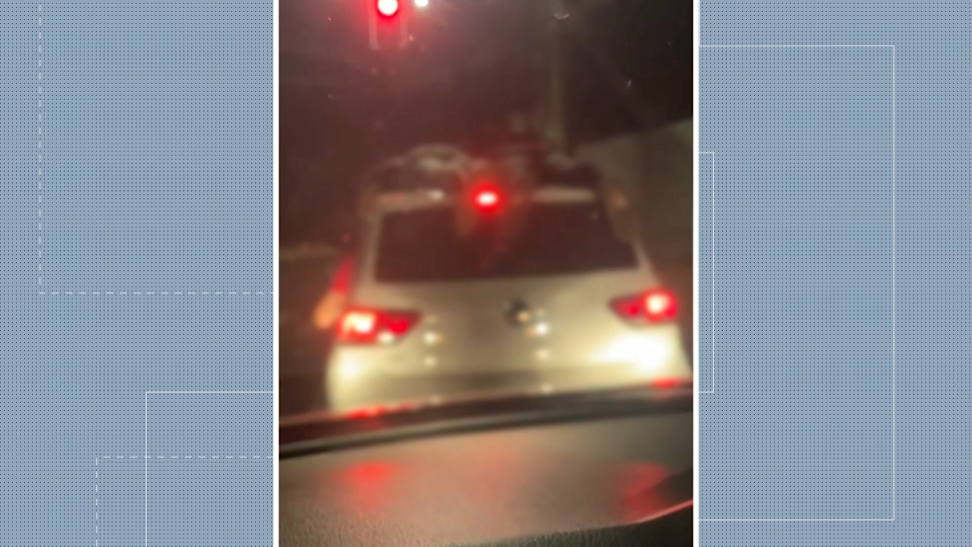 VÍDEO: Homem deitado no teto de carro em movimento fica imóvel ao cair na Avenida João Naves, em Uberlândia