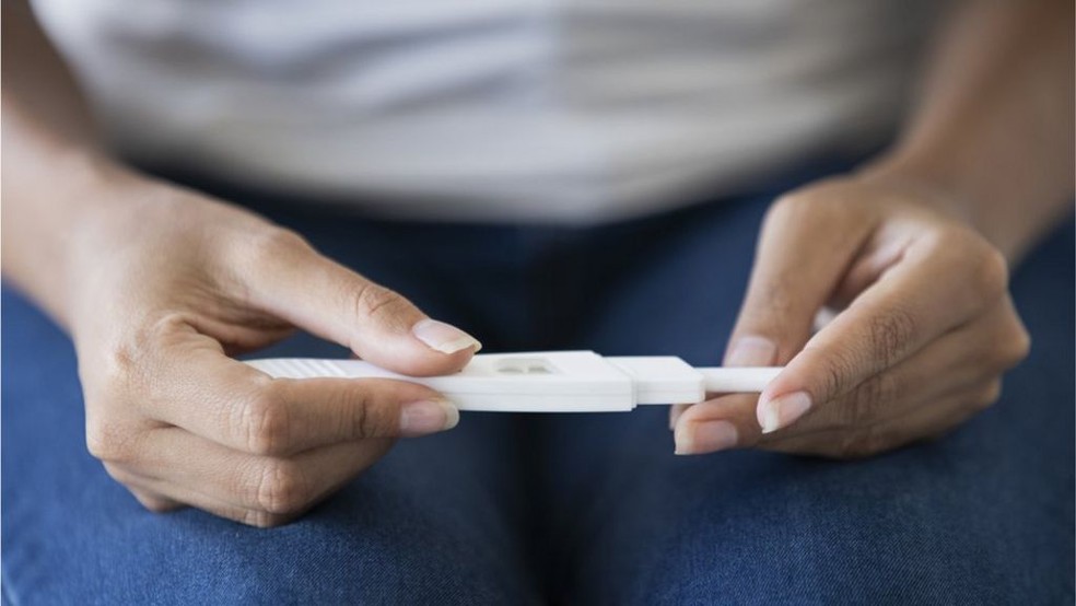 12 razões que podem fazer você menstruar duas vezes no mês - Go