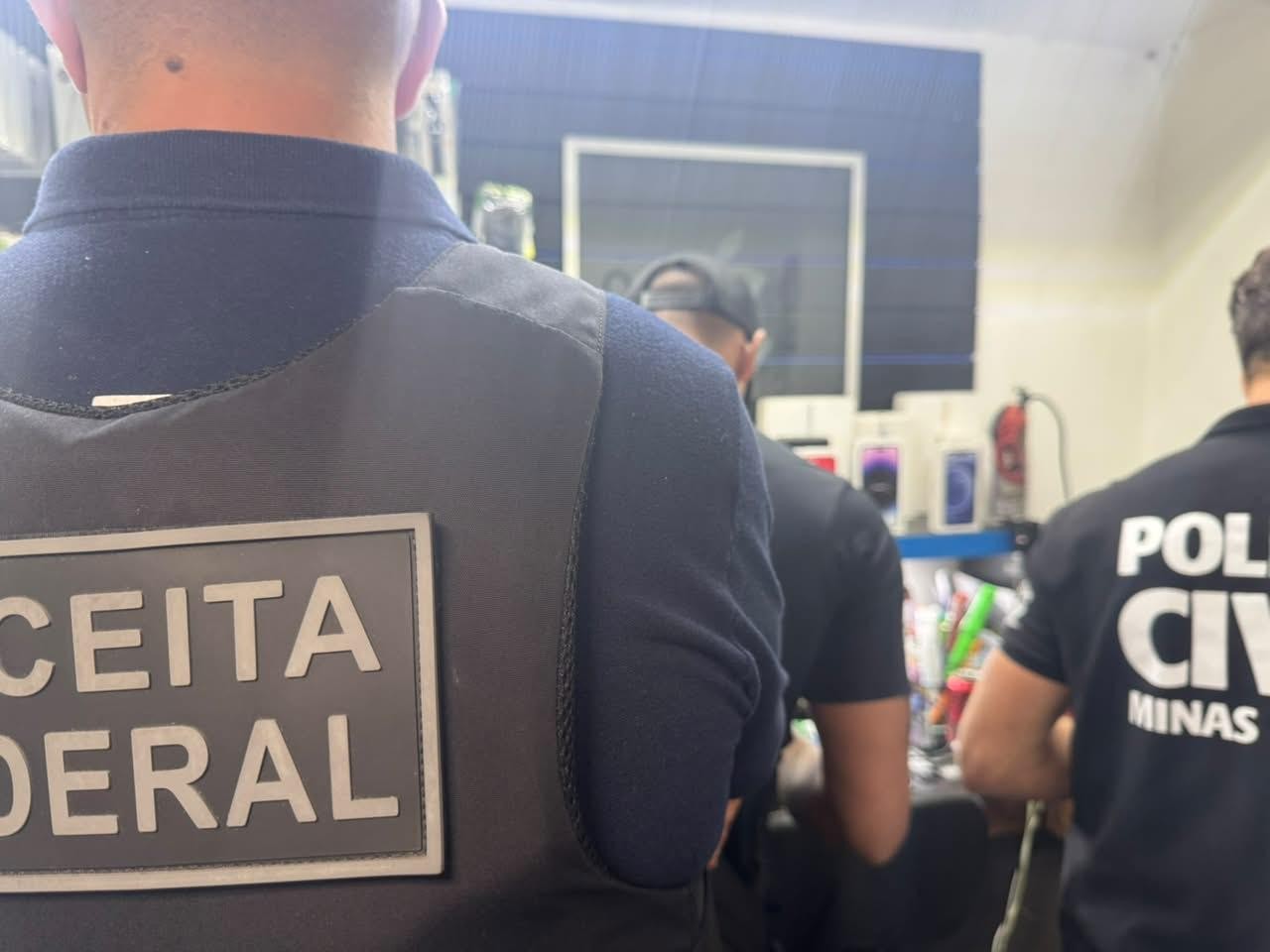 Operação da Receita Federal contra venda irregular de celulares tem alvos em MG e outros 7 estados