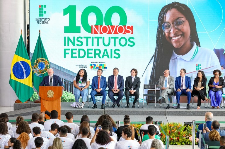 Governador anuncia três novos Institutos Federais de Educação para Alagoas