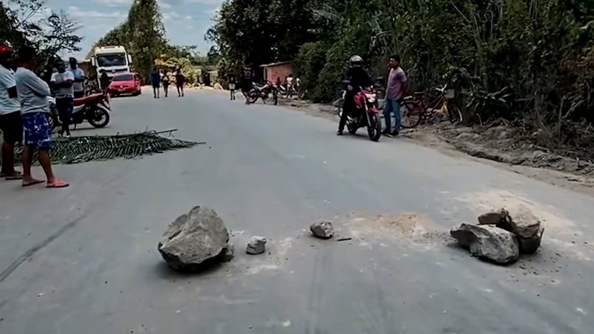Adolescente de 13 anos morre após ser atropelada por caminhão em Peris de Baixo, em Bacabeira