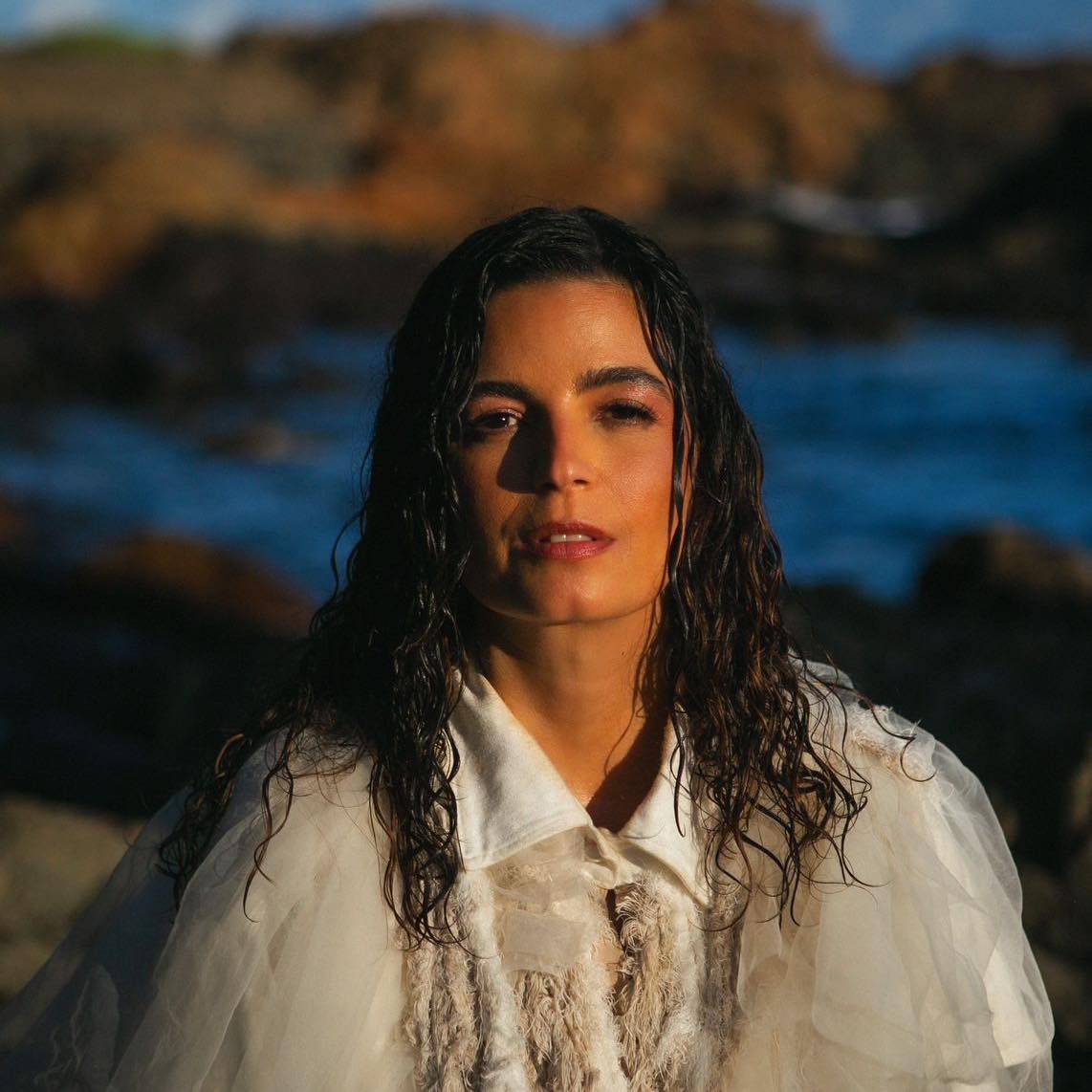 Emanuelle Araújo se volta para os ritmos da Bahia no terceiro álbum solo