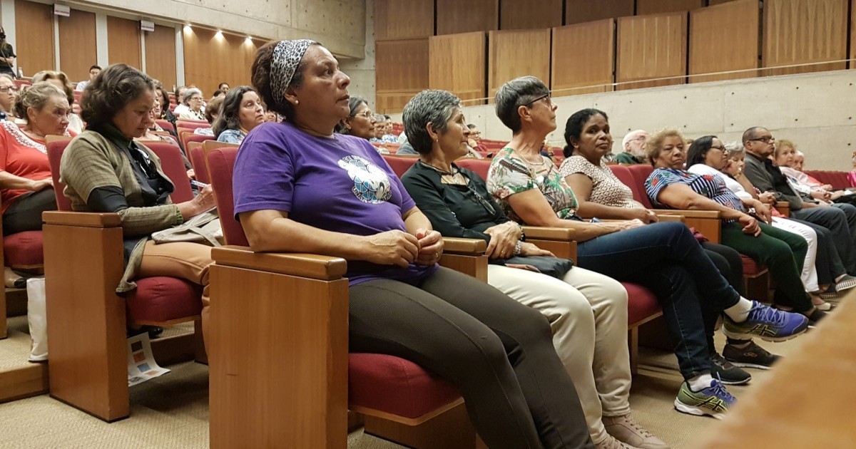 USP oferece mais de 5 mil vagas em cursos gratuitos para pessoas com mais de 60 anos; veja como participar