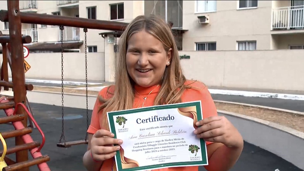 Ana, de 12 anos, foi eleita síndica mirim — Foto: Reprodução/TV Gazeta 