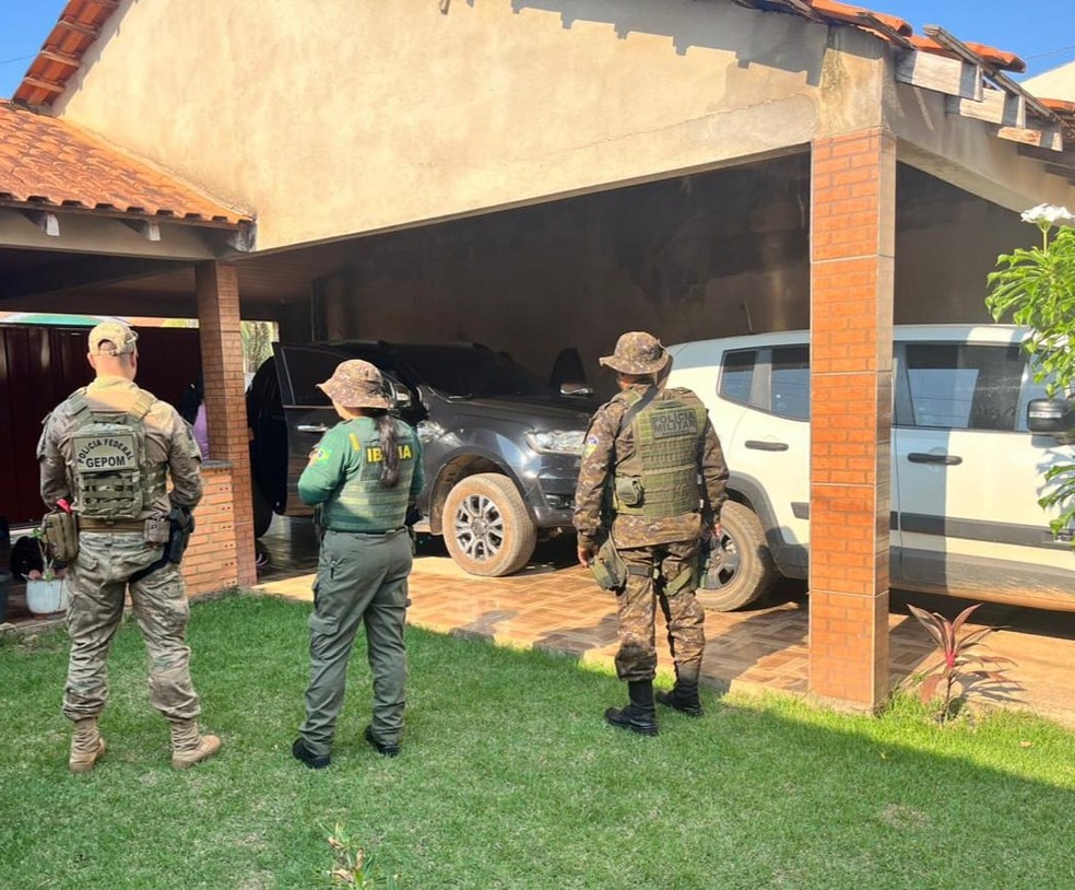 Agentes da PF e Ibama fazem buscas em redidencias em Nova Mamoré — Foto: Reprodução/ Policia Federal (PF)