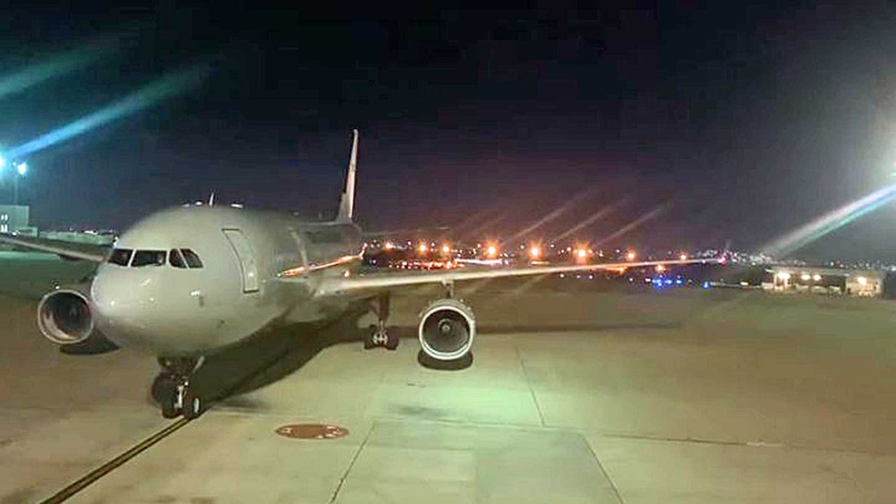 Mais um voo da FAB com repatriados de Israel chega ao Brasil — Foto: GOV BR e FAB