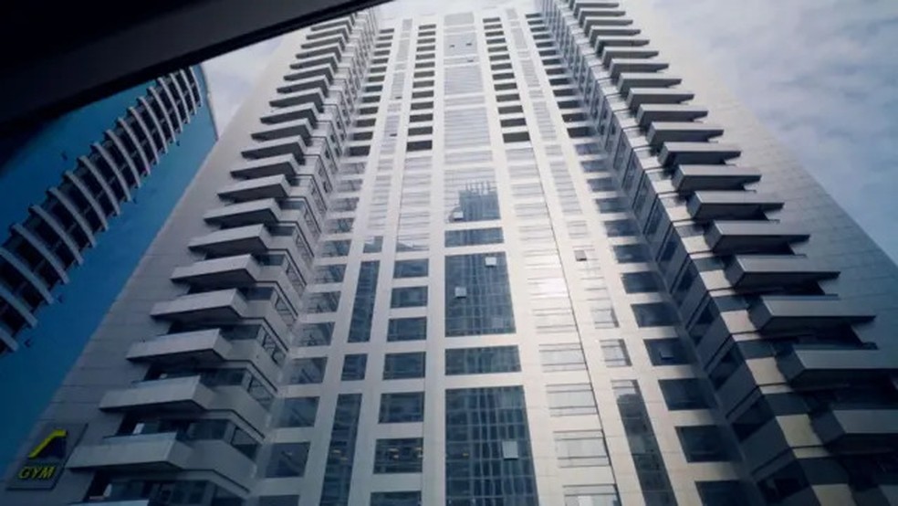 A torre Warsan, em Dubai (Emirados Árabes Unidos), de onde Monic Karungi caiu em maio de 2022 — Foto: BBC