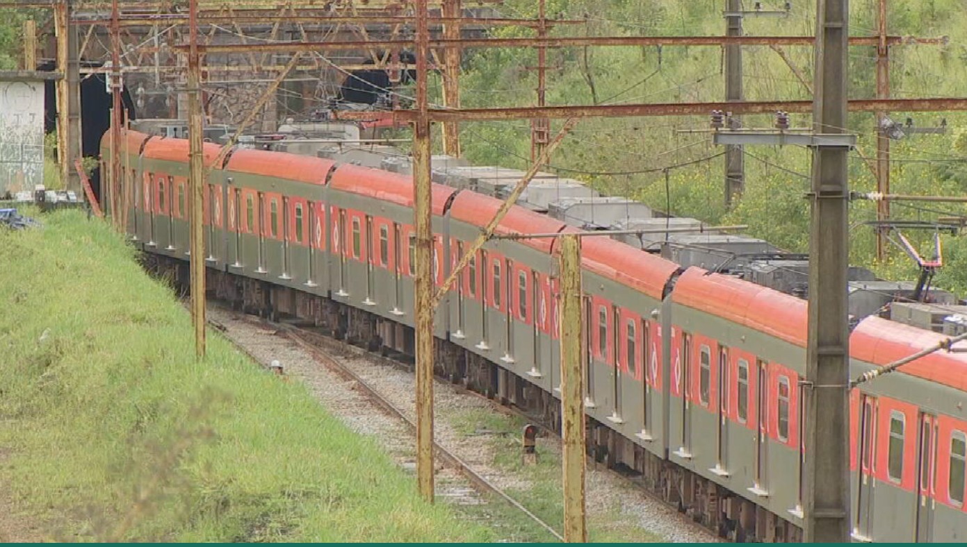 Homem é socorrido ao ser encontrado com ferimentos em trilho de trem entre Jundiaí e Várzea Paulista
