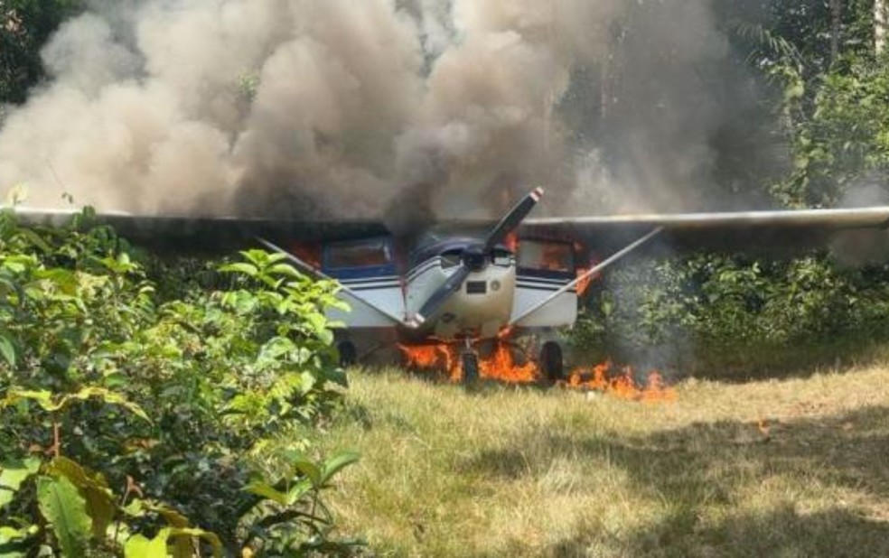 Avião destruído pela FAB durante operação na Terra Yanomami