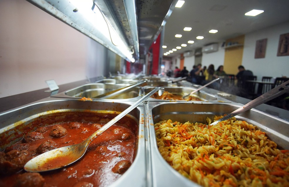 Self-service; quilão; restaurante por quilo; almoço; vale-refeição — Foto: Marcos Serra Lima/g1