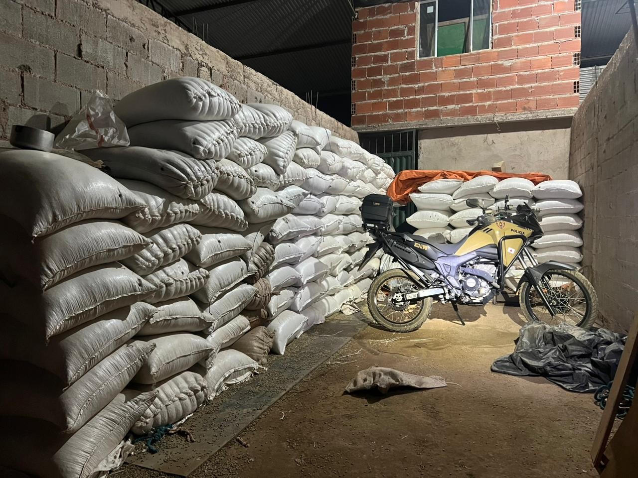 Polícia prende homem com mais de R$ 200 mil em sacas de café furtadas em Manhuaçu