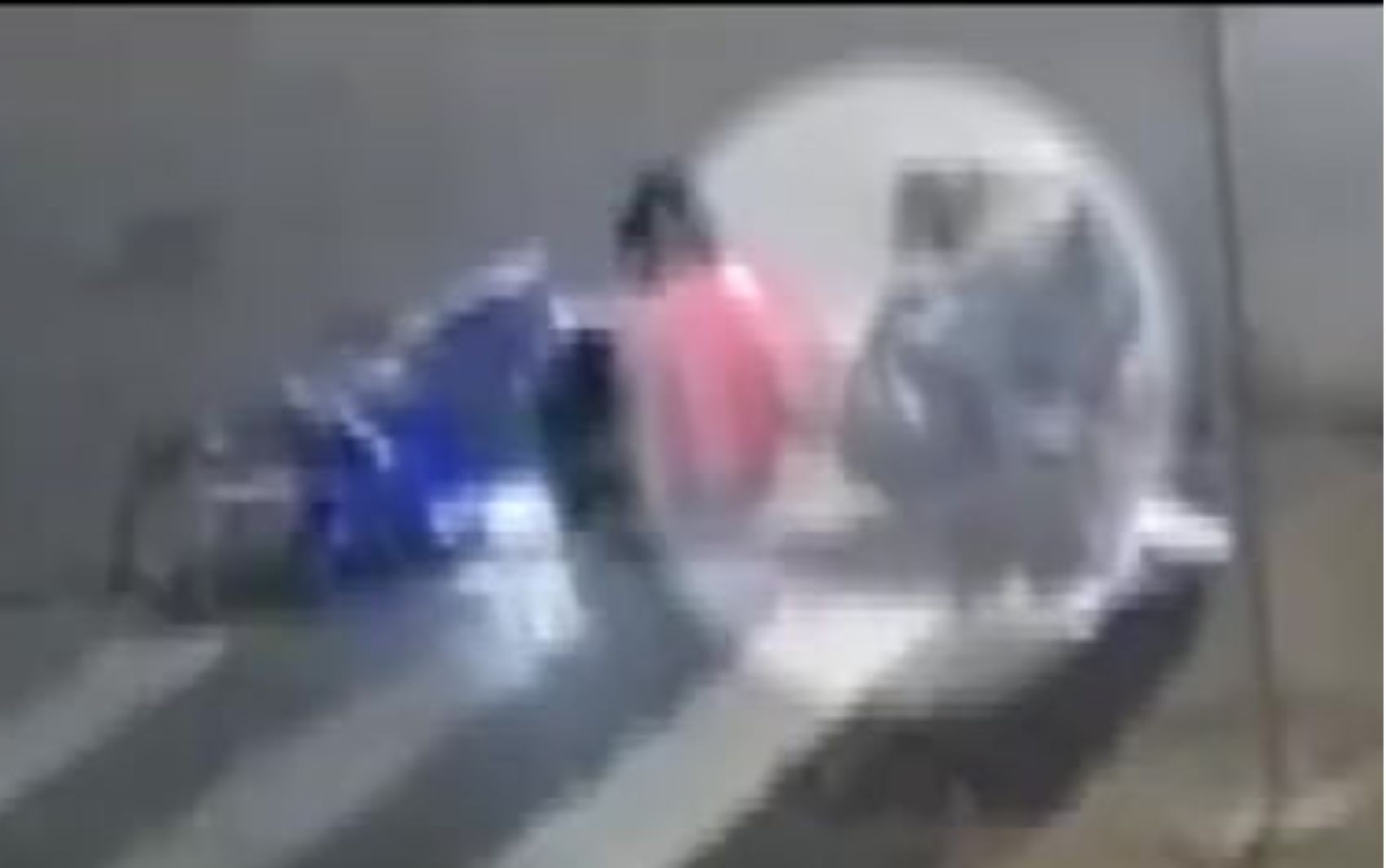 Homem finge ajudar motociclista após acidente e rouba carteira de vítima em Pedregulho, SP; VÍDEO