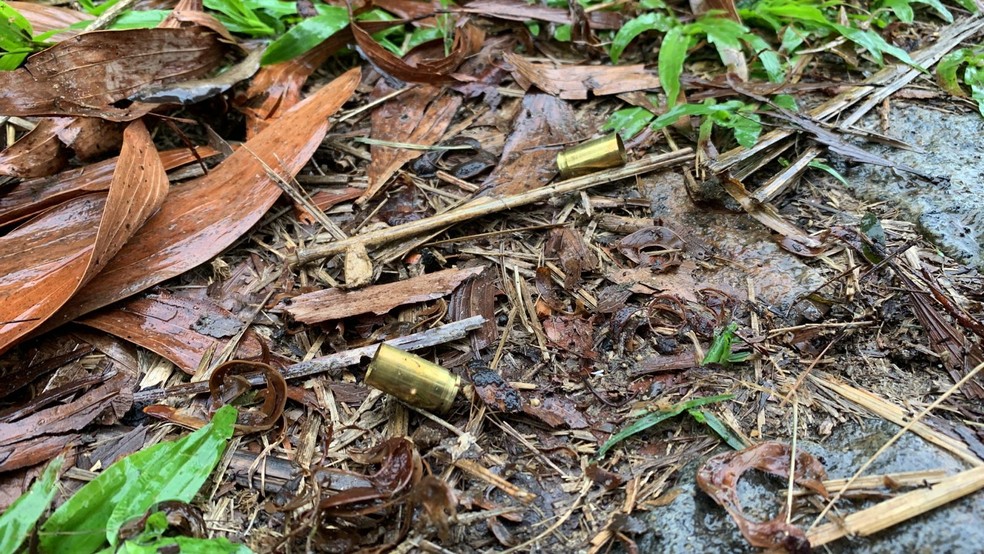 Polícia Militar encontrou cápsulas de 9 milímetros após disparos efetuados na saída do Nook Beach Club, em Vila Velha — Foto: Eduardo Dias/TV Gazeta