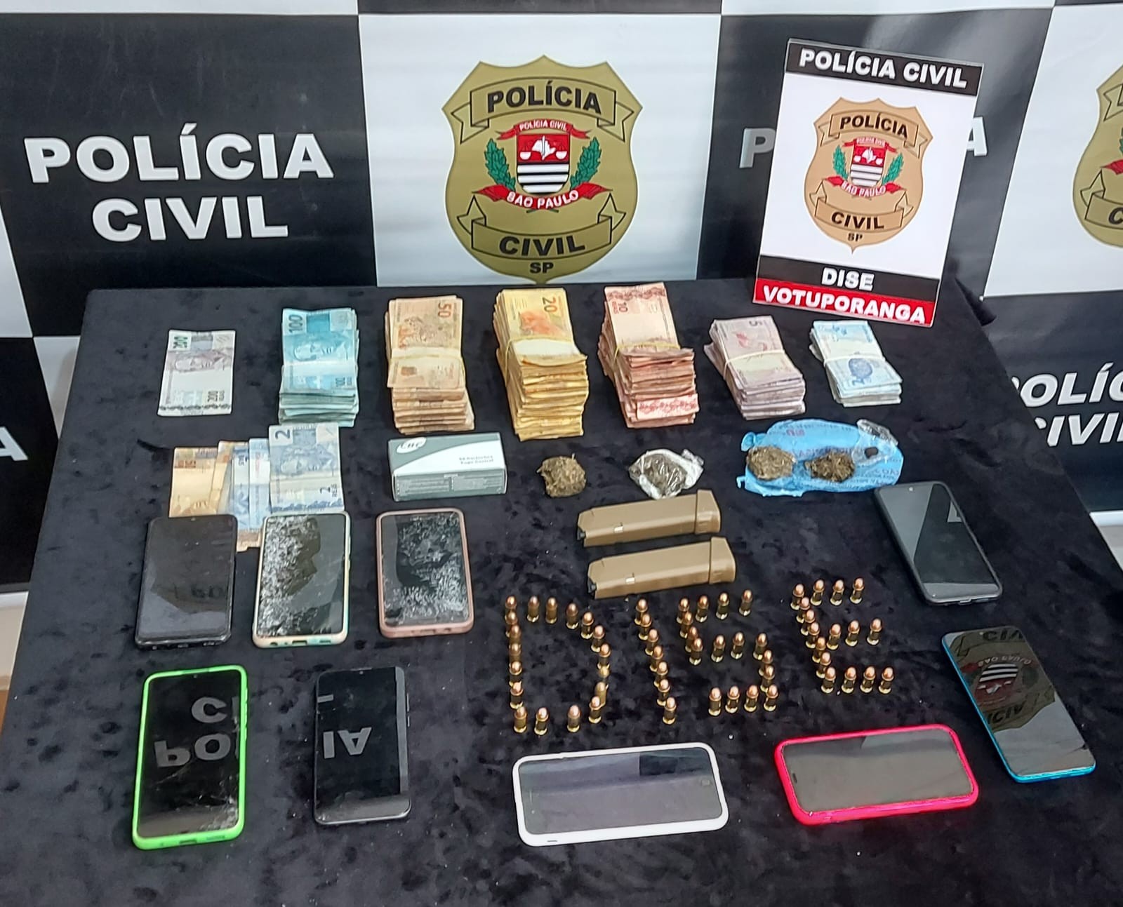 Polícia prende jovens investigados por tráfico de drogas durante operação em Votuporanga 