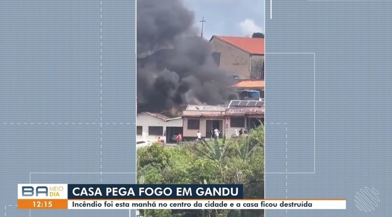 Casa pega fogo após mulher riscar fósforo para acender fogão e não perceber vazamento do gás de cozinha na Bahia
