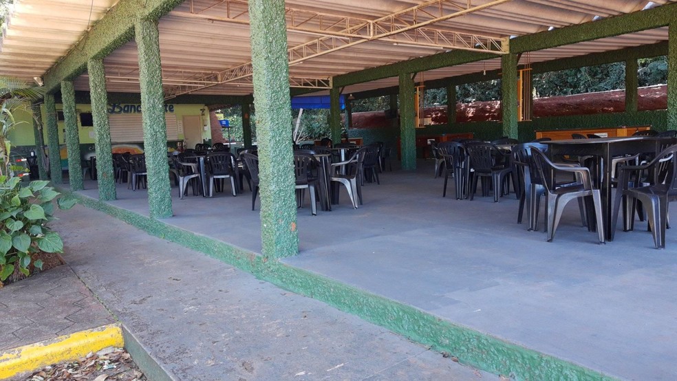 Restaurante onde mulher negra foi agredida fica em clube em Itápolis (SP) — Foto: Redes sociais