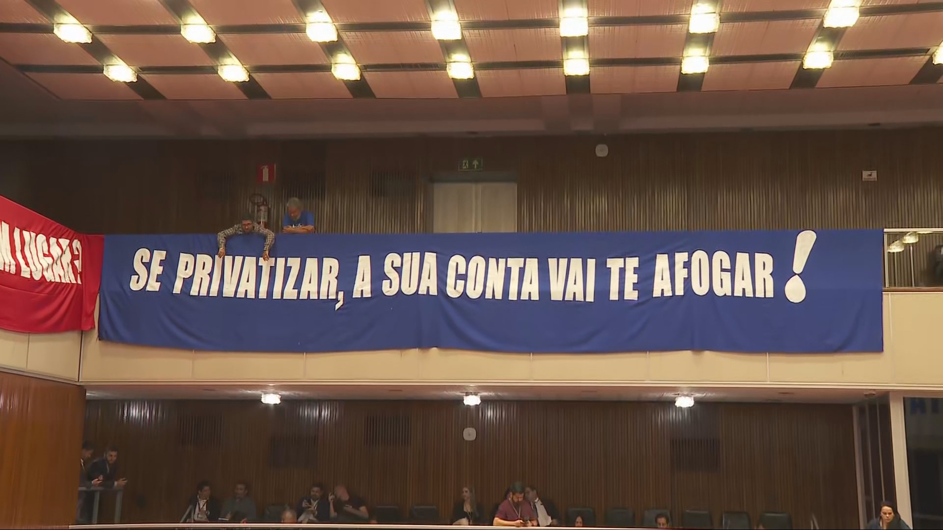 Assembleia de MG aprova em 1º turno projeto que autoriza privatização da Copasa