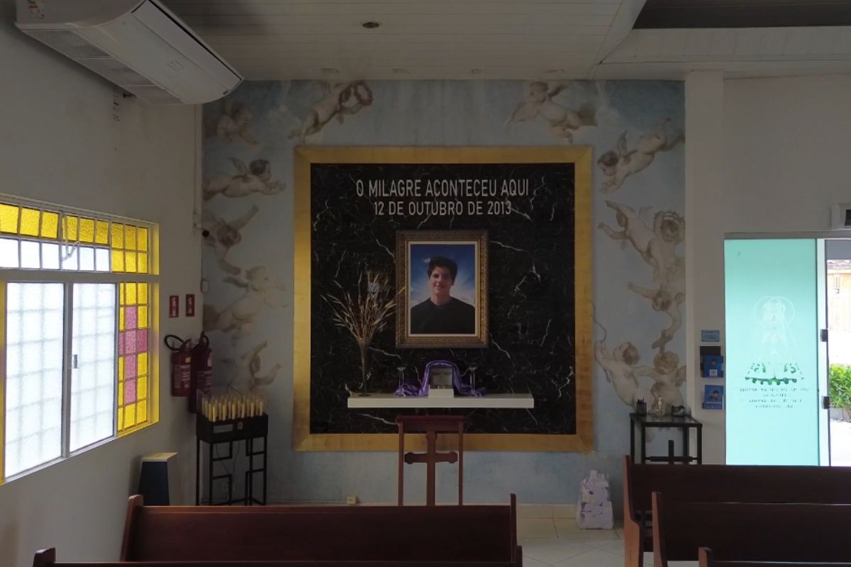 Capela onde menino foi curado vira 1º santuário de São Carlo Acutis do mundo no dia de Nossa Senhora