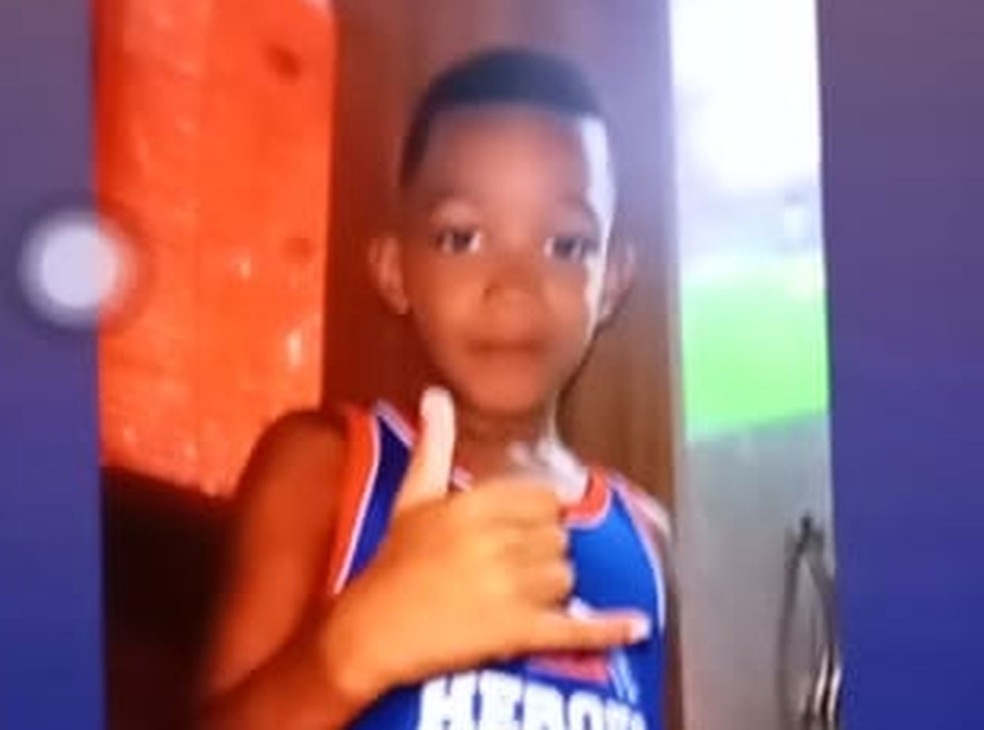 Italo Enzo Cruz Santana, de 9 anos, que morreu em Aracaju após queda de pilastra — Foto: Arquivo pessoal