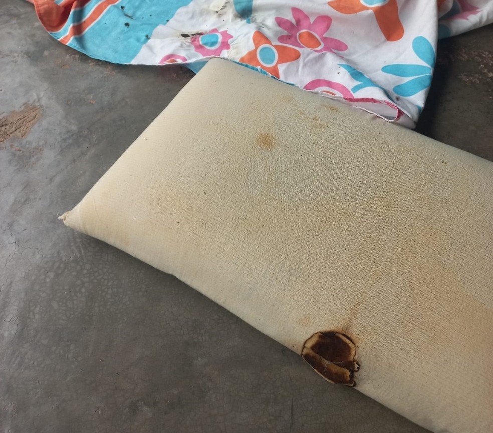 Jovem de 18 anos fica ferido após raio atingir antena de televisão, em Caiabu (SP) — Foto: Cedida