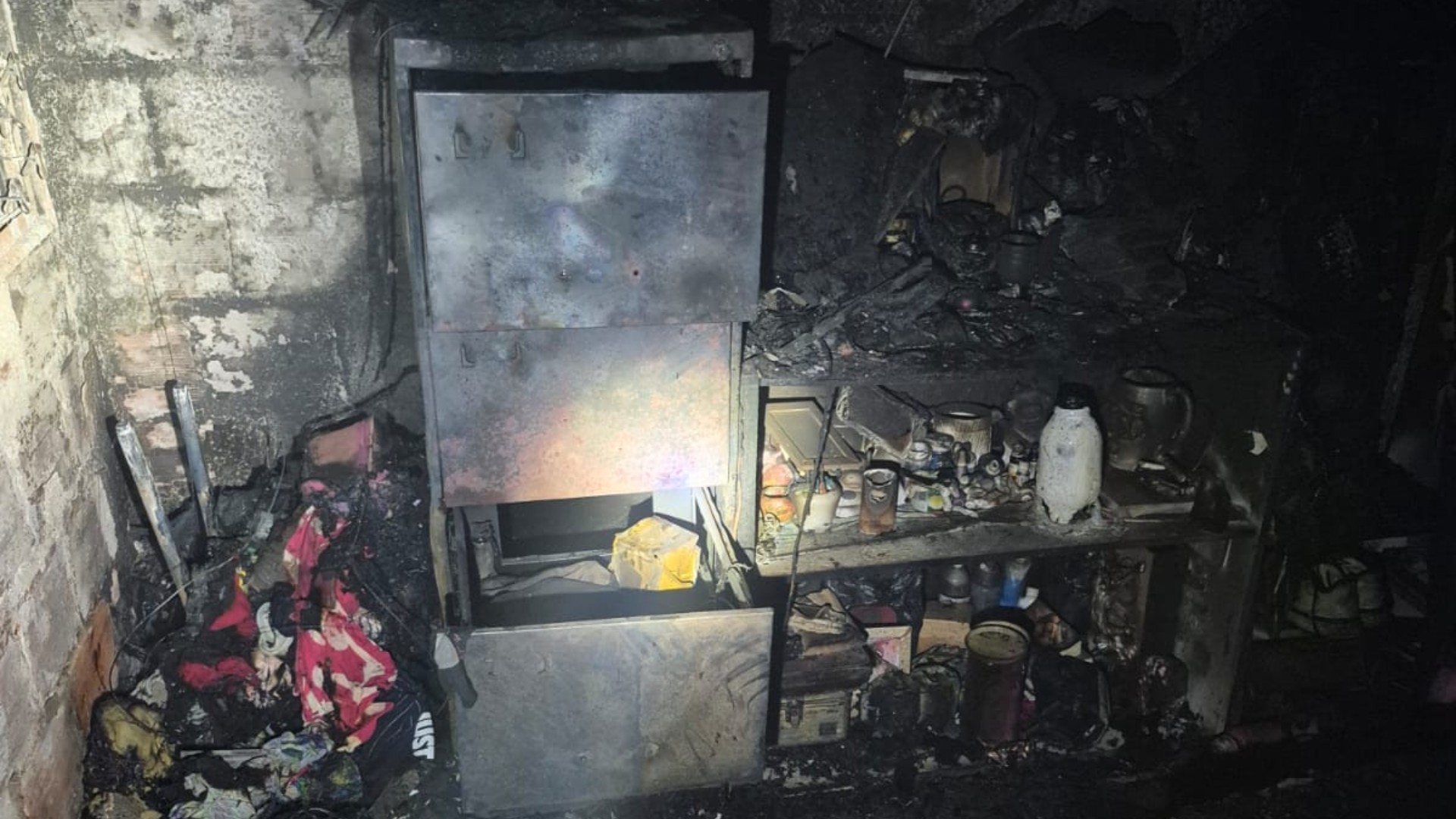 Avó e vizinho salvam cinco crianças de casa em chamas em Uberlândia