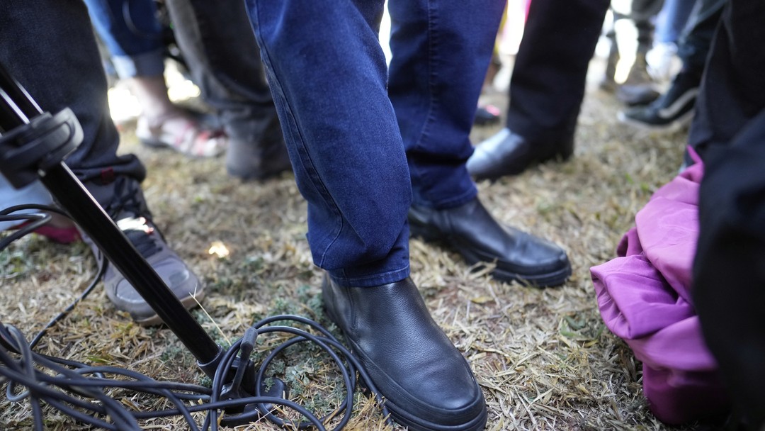 Bolsonaro coloca tornozeleira