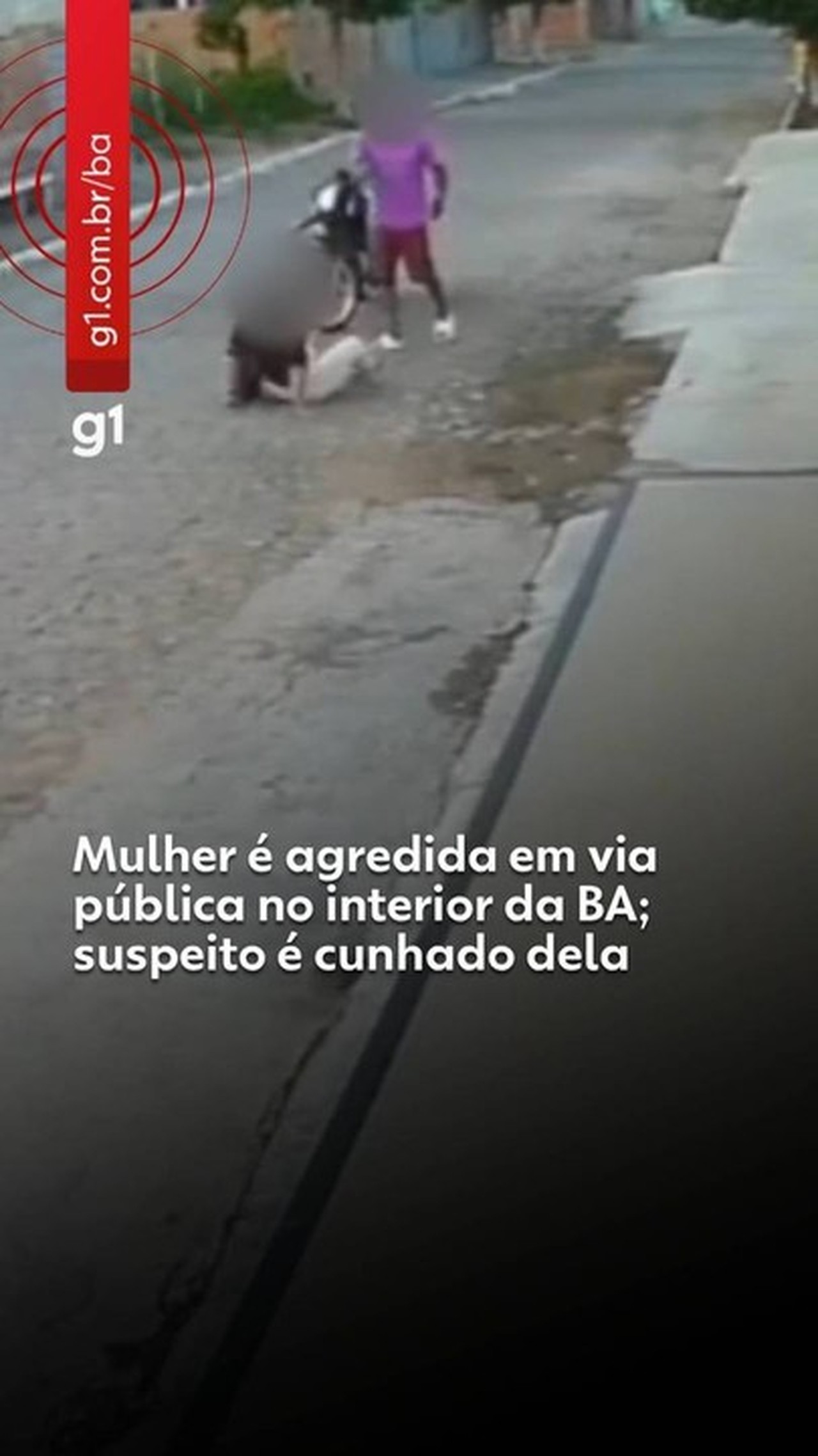 VÍDEO: mulher é agredida em via pública no interior da Bahia; suspeito é cunhado da vítima