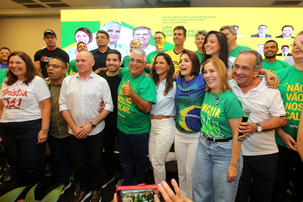 Michelle Bolsonaro e André Fernandes em evento que lançou a pré-candidatura de Eduardo Girão ao governo do Ceará. — Foto: Fabiane de Paula/SVM