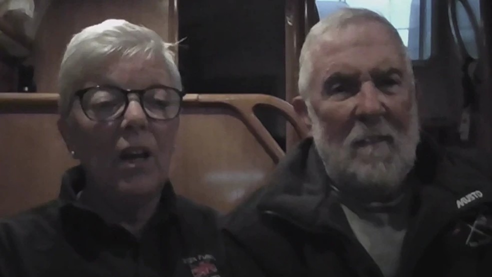 Jane e Alan Kelvey deram entrevista à BBC sobre o incidente. — Foto: BBC