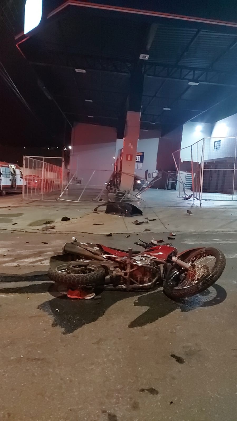 Colisão envolvendo moto e carro deixa uma pessoa morta em Nova Serrana