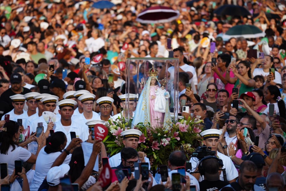 Imagem de Nossa Senhora da Penha chega para missa de encerramento da Festa da Penha 2025 em Vila Velha, Espírito Santo — Foto: Vitor Jubini/Rede Gazeta