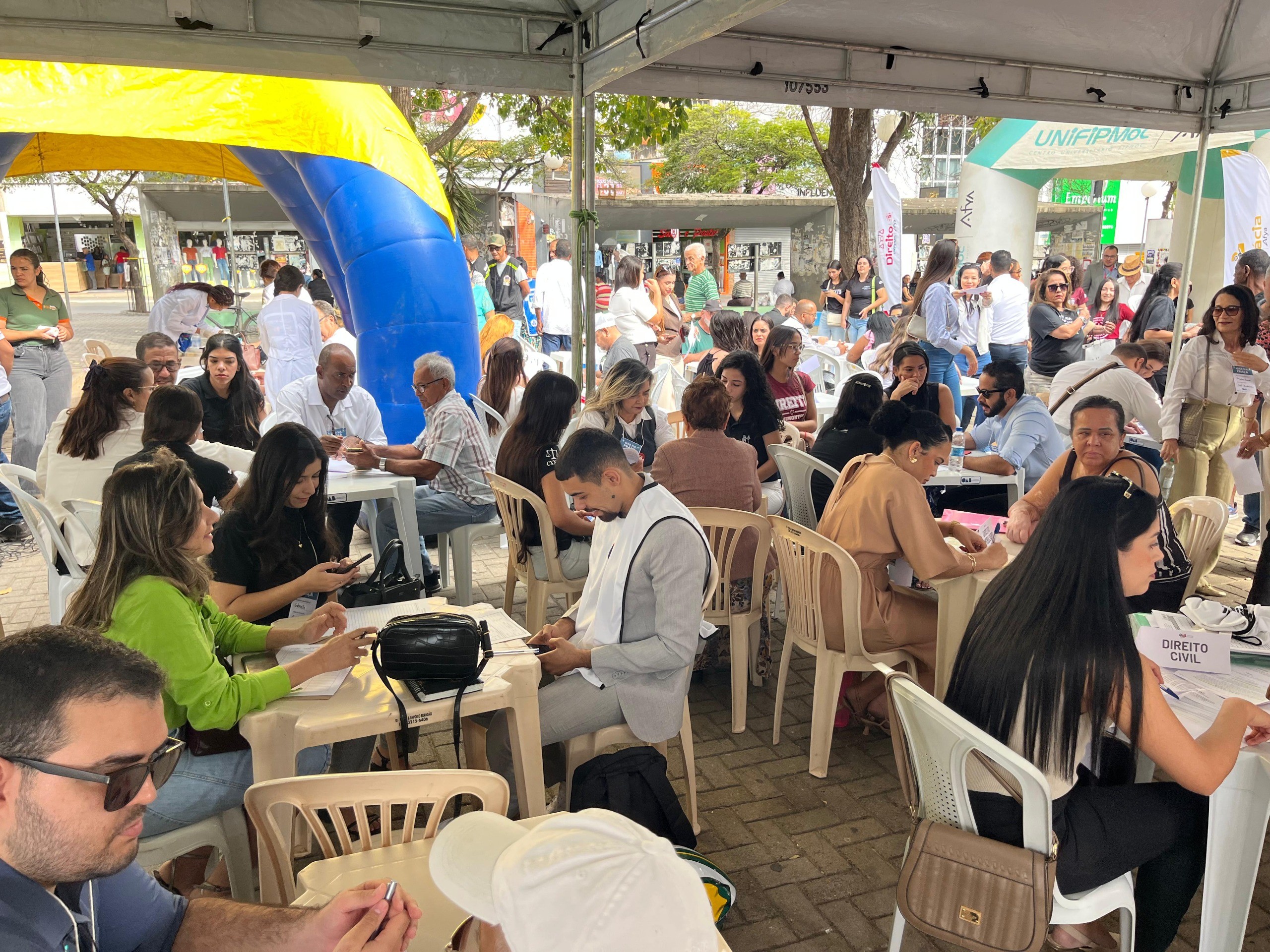 'OAB na Praça' leva atendimento jurídico gratuito a moradores do bairro Independência, em Montes Claros
