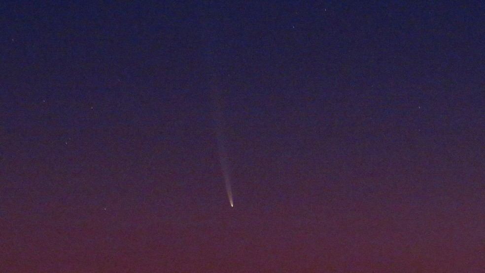 ‘Cometa do Século’ no céu em Nhandeara (SP) — Foto: Renato Poltronieri/Arquivo pessoal