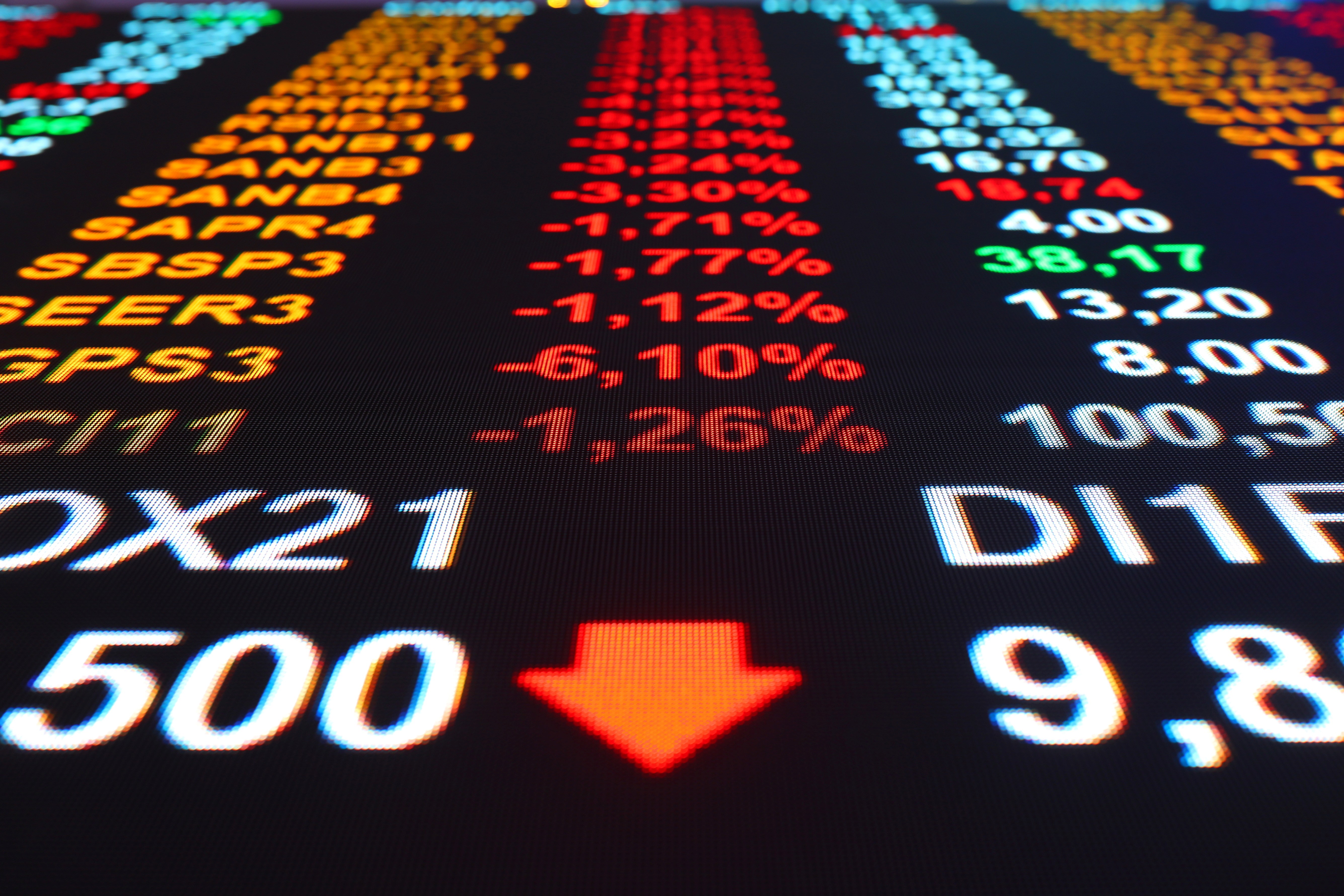 Ibovespa desaba após reeleição de Lula e ações recuam até 59%; veja maiores quedas
