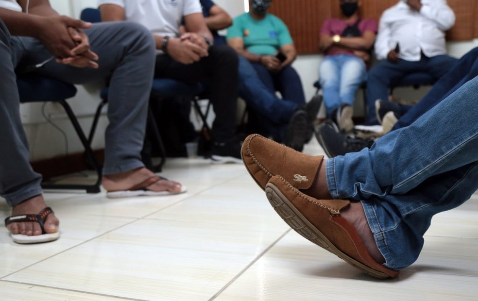 Homens que participam do Núcleo de Enfrentamento e Prevenção ao Feminicídio, da Prefeitura de Salvador — Foto: Bruno Concha/Prefeitura de Salvador
