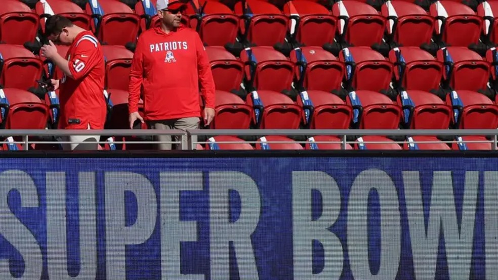 Muitos estádios da NFL adotam preços dinâmicos voltados para aumentar a arrecadação, e não necessariamente para preencher todos os assentos — Foto: Reuters via BBC