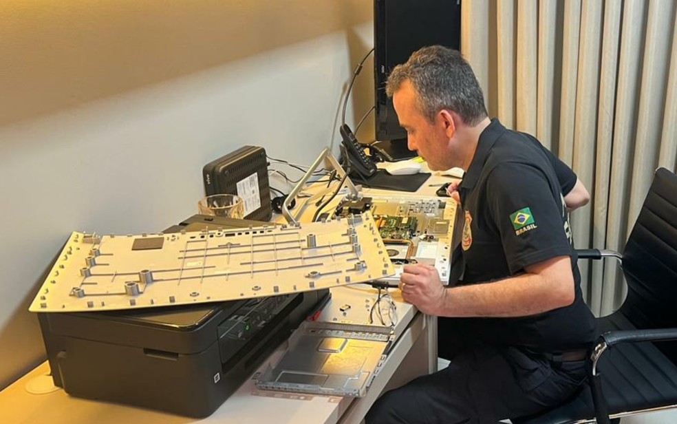 Polícia Federal deflagra operação  que investiga falsificação de documentos para acesso a benefício da previdência social, em Goiânia, Goiás — Foto: Divulgação/Polícia Federal